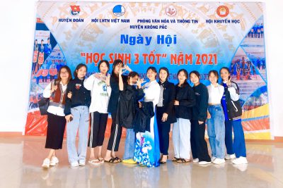 Hoạt động kỉ niệm 71 năm ngày Học sinh Sinh viên của Đoàn trường THPT Nguyễn Công Trứ.